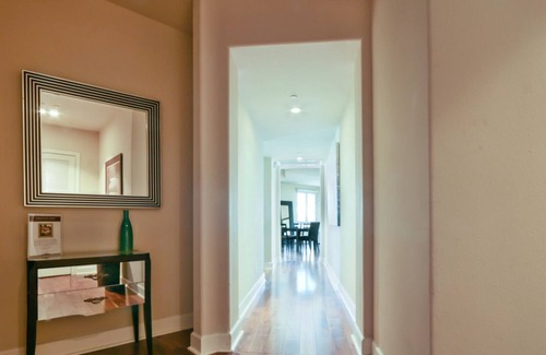 Downtown Apartment | Spacious Corner suite with hardwood floors & private balcony @Americana!