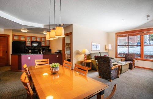 Mammoth Lakes Condo | Spacious Corner VILLAGE Condo 2BD/2BA #2202 w/Ski-back Trail close to GONDOLA