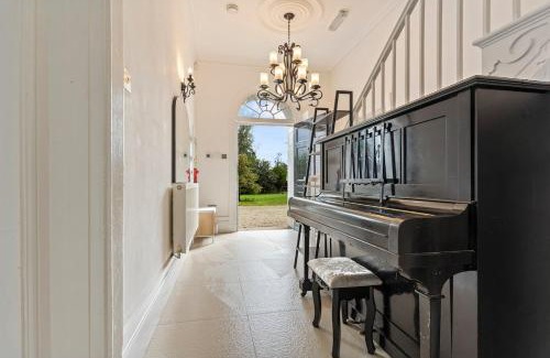 Northway Apartment | Spacious, Cosy Farmhouse with Garden & Piano