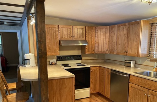 Stockholm House | Spacious Cottage at Madawaska Lake