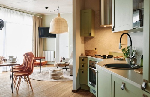 Maubray Cottage | Spacious Cottage with Garden