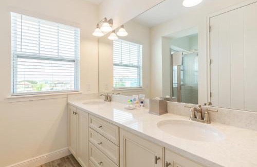 West Kissimmee House | Spacious Cottage With Private Pool Near Disney With Margaritaville Resort & Island H2O Access - 8009Su