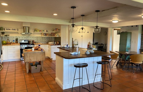 Roxbury House | Spacious Country Getaway - 7 Bdr, 8 Bth, Swim, Ski, Hot Tub, Pets Kids ok