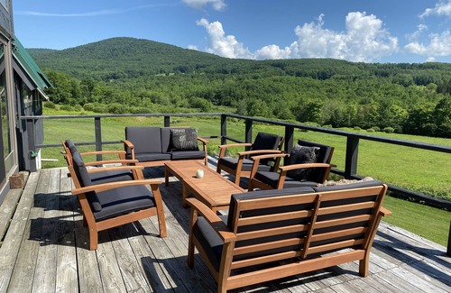 Roxbury House | Spacious Country Getaway - 7 Bdr, 8 Bth, Swim, Ski, Hot Tub, Pets Kids ok