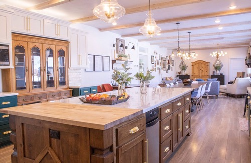 Rigby Other | Spacious Country Manor