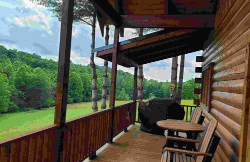 Choestoe House | Spacious Cozy custom log home. Pet friendly. nLicense #014946