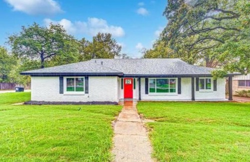 Ederville House | Spacious/Cozy home in Fort Worth