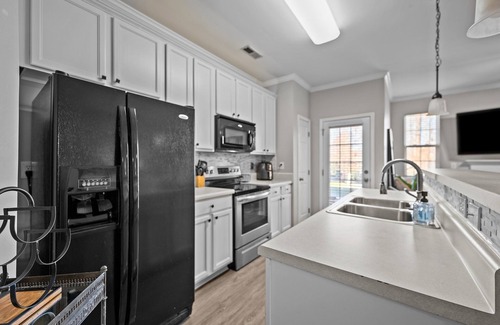 Winston - Salem House | Spacious & cozy townhome in Winston Salem!