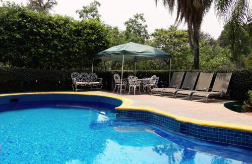 Tres de Mayo House | Spacious Cuernavaca House 14 Guests Pool & Grill