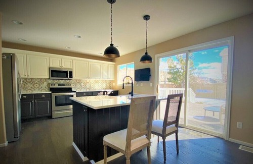 Aurora House | Spacious Denver Retreat