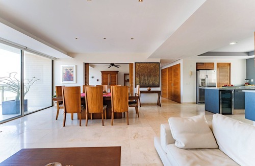Santa Maria Huatulco Condo | Spacious Design with Beach Access and Ocean Views