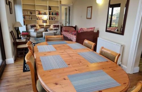 Aldborough House | Spacious Detached Home with Beautiful Seaviews, sleeps 6