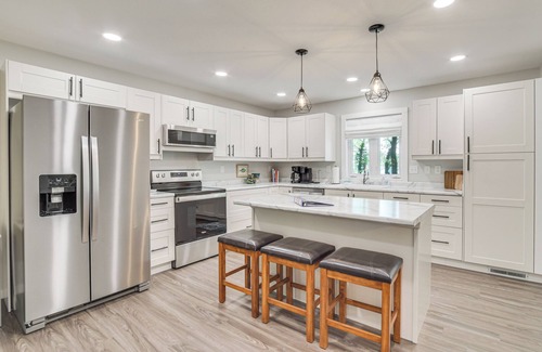 Detroit Lakes House | Spacious Detroit Lakes Home w/Private Deck!