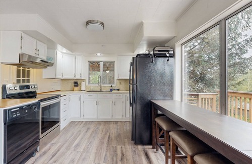 Rockaway Beach House | Spacious dog-friendly home with ocean views, full kitchen, washer & dryer