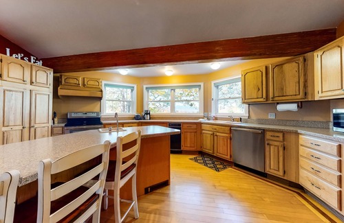 Conway House | Spacious Dog-Friendly Home w/Wood Fireplace, High-Speed WiFi, Partial A/C, W/D