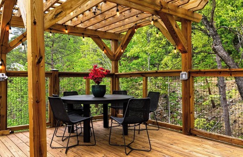 Pikeville Cabin | Spacious Dome Canyon View