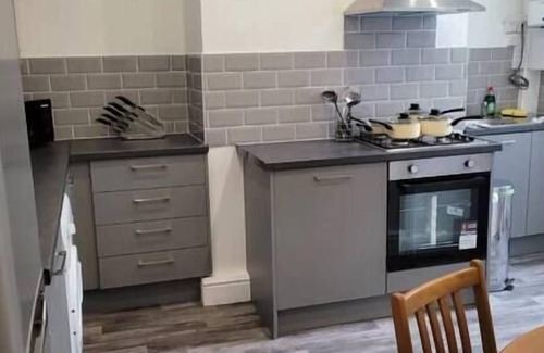 Burnley House | Spacious Double Bed Room-2 Burnley City Centre