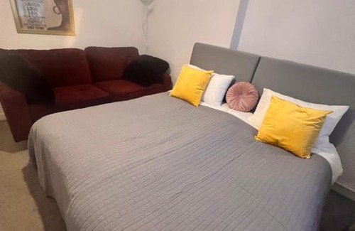 Kensal Green House | Spacious Double Room in prime location London
