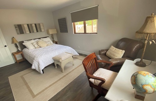 Bridgman Apartment | Spacious Downtown - Close to Beach, Brew and Wine, Countryside