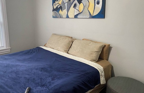 Shawnee House | Spacious Downtown Home min away from Golf Course Edit
