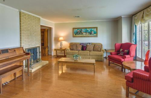 Montgomery House | Spacious Downtown Montgomery Home with Yard, Patio!