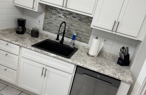 Richmond Heights House | Spacious Duplex - Quiet Neighborhood, Pet Friendly