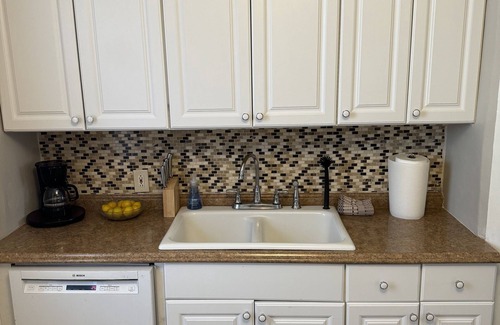 Richmond Heights House | Spacious Duplex - Ground floor, quiet neighborhood & pet friendly