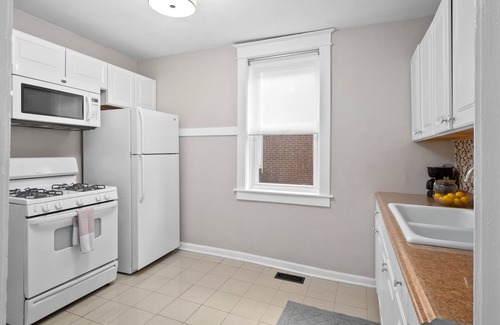 Richmond Heights House | Spacious Duplex - Ground floor, quiet neighborhood & pet friendly