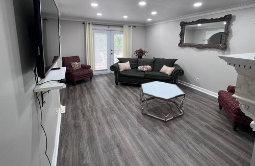 East Cobb House | Spacious East-Cobb Marietta Home-Sleeps-15 guest-15 Min to ATL-25 Min to Airport