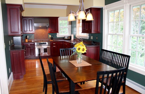 North Conway House | Spacious Elegant Historic Manor in the White Mountains -Skiing, Story Land, More
