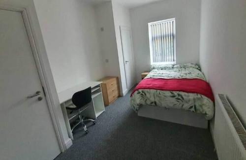 Burnley House | Spacious Ensuite Double Room-4 Burnley CityCentre