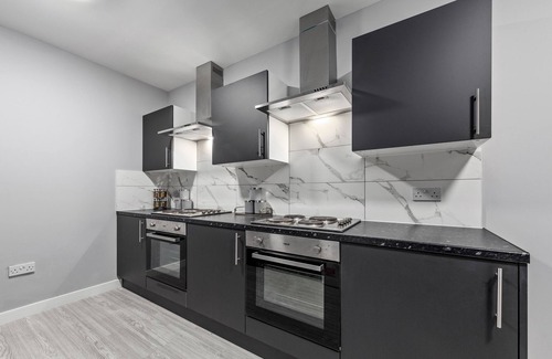 Feltham West Apartment | Spacious Ensuite Room Feltham Heathrow London Tw13