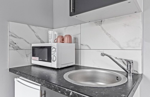 Feltham West Apartment | Spacious Ensuite Room Feltham Heathrow London Tw13