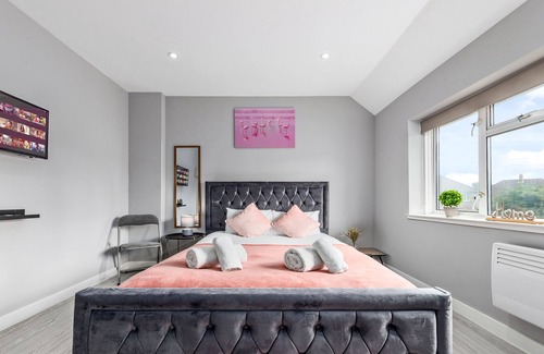 Feltham West Apartment | Spacious Ensuite Room Feltham Heathrow London TW13