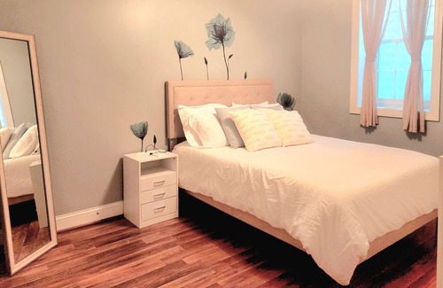 Falmouth House | SPACIOUS, Entire 3-Bedroom Basement Apartment, Full Amenities