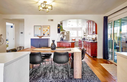 Ridgeview - Webster House | Spacious Escape 4BR - Guesthouse, Hot Tub + Games