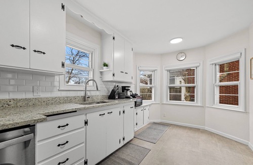 Huntington Woods House | Spacious family-friendly 4 BD home- AC, ping pong, by downtown Royal Oak, Zoo