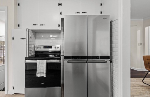 Huntington Woods House | Spacious family-friendly 4 BD home- AC, ping pong, by downtown Royal Oak, Zoo