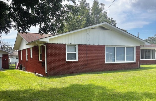 Gulfport House | Spacious family beach home wbbq grill,arcade,pool table,pingpong table, gameroom