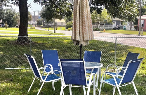Gulfport House | Spacious family beach home wbbq grill,arcade,pool table,pingpong table, gameroom