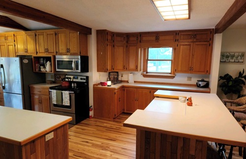 Alanson House | Spacious Family Farmhouse