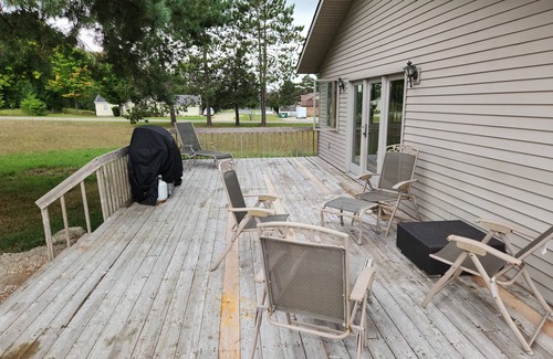 Alanson House | Spacious Family Farmhouse