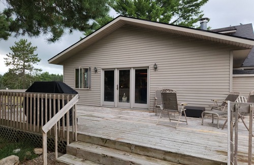 Alanson House | Spacious Family Farmhouse
