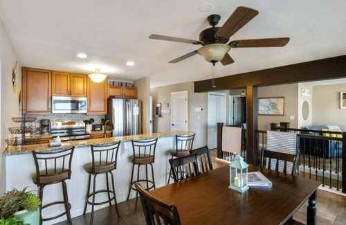 Lake of the Ozarks Condo | Spacious Family Friendly 3 bed/3 bath w/Amazing Views, Lakeside Pool, & Boat Slip