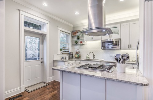 Tower Grove South House | Spacious Family & Friends House Across From Tower Grove Park