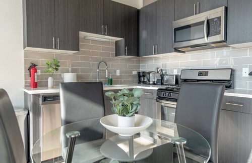 Near South Side Hotel | Spacious Family-Friendly 2BR near McCormick & Zoo