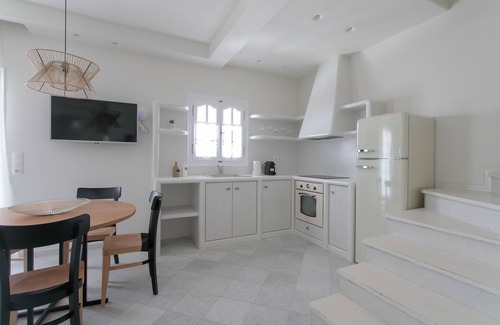 Naxos Town Villa | Spacious, Family Friendly Villa with an Outdoor Private Jacuzzi