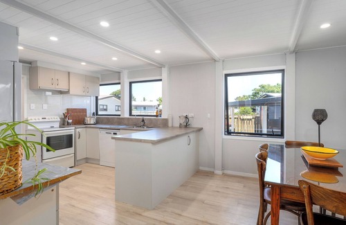 Whangamata House | Spacious Family Getaway - Whangamata Holiday Home