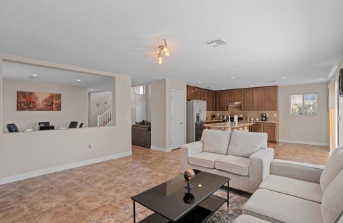 Spring Valley House | Spacious Family & Group Retreat Near the Strip!