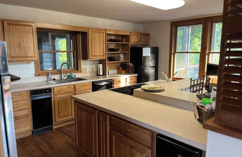 Heber Springs House | Spacious family home on the banks of the Little Red River in Heber Springs AR. n